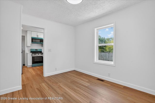 1000 Samantha Avenue, Lansing, MI 48910