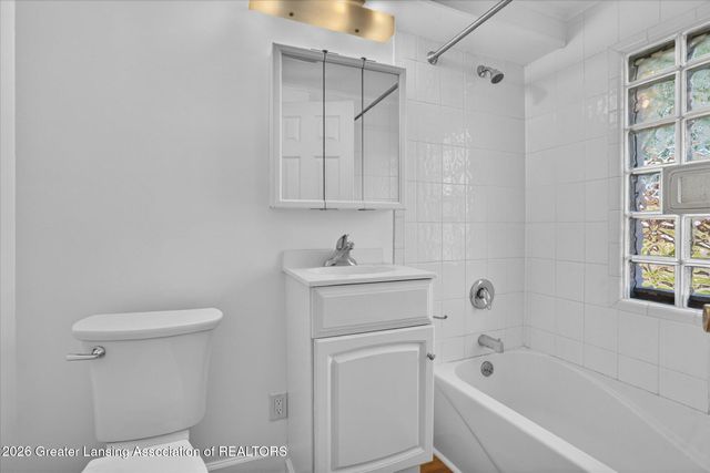 1000 Samantha Avenue, Lansing, MI 48910