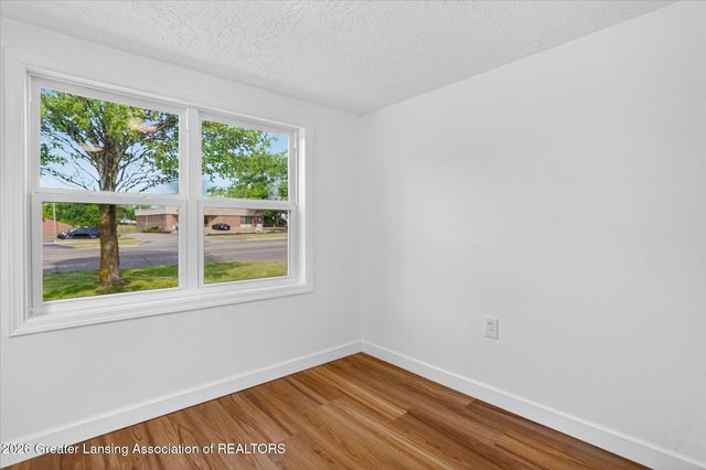 1000 Samantha Avenue, Lansing, MI 48910