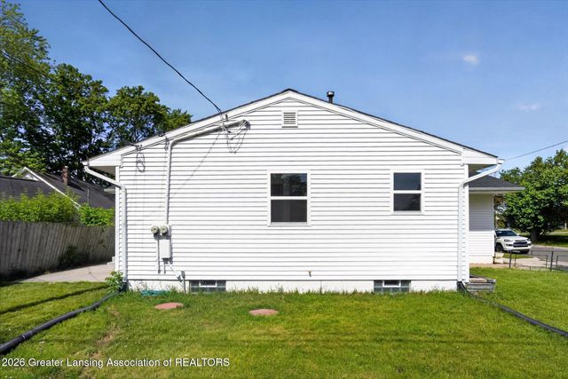 1000 Samantha Avenue, Lansing, MI 48910