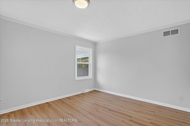 1000 Samantha Avenue, Lansing, MI 48910