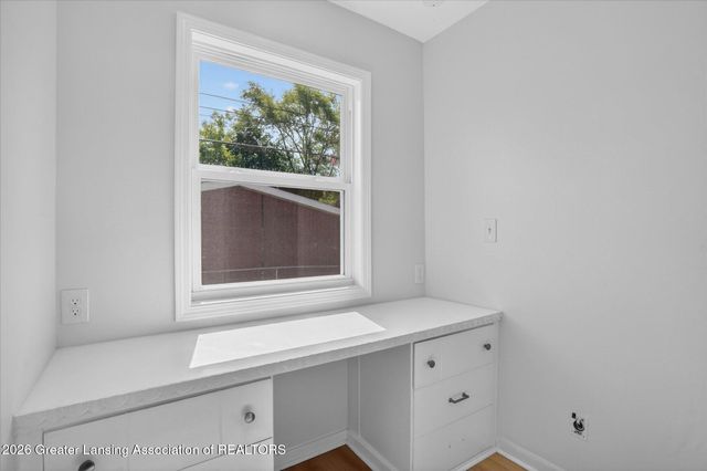 1000 Samantha Avenue, Lansing, MI 48910