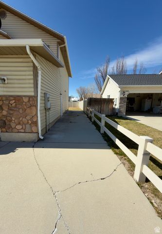 827 N 960 W, Pleasant Grove, UT 84062