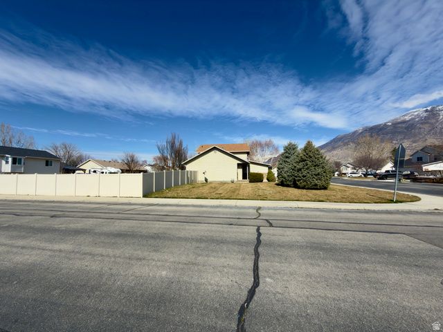 827 N 960 W, Pleasant Grove, UT 84062