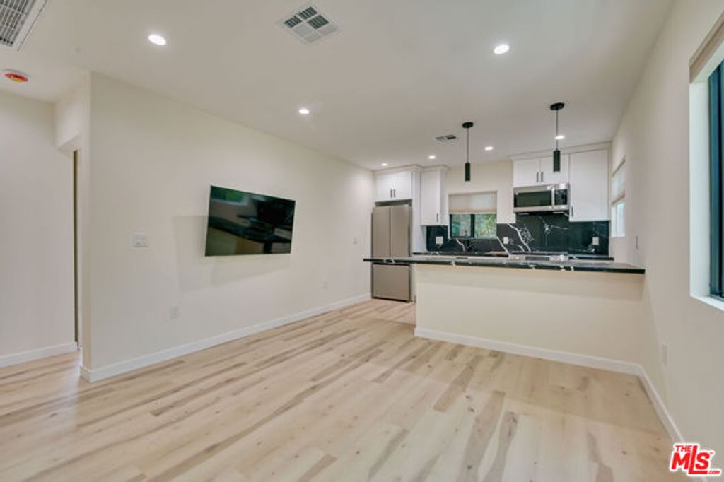843 Westbourne Drive C, West Hollywood, CA 90069
