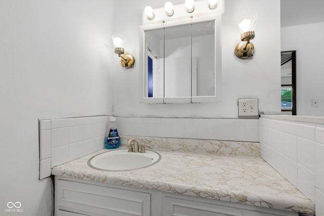 6206 Catalina Drive, Indianapolis, IN 46259
