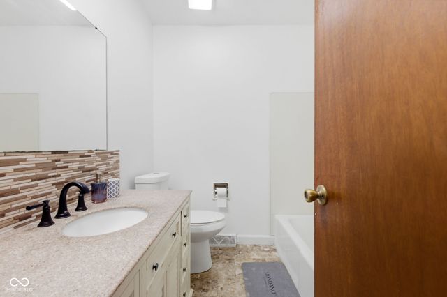 6206 Catalina Drive, Indianapolis, IN 46259