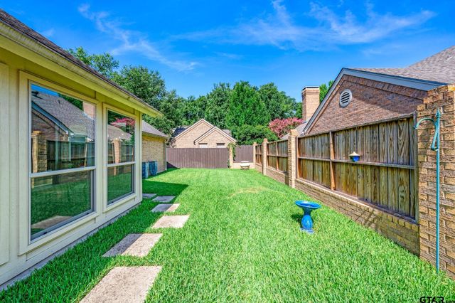 822 Ashford Court, Tyler, TX 75703