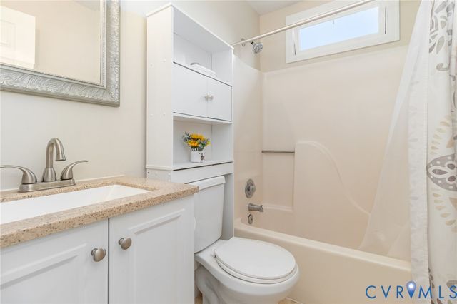 7106 Ann Cabell Ct, Hanover, VA 23111
