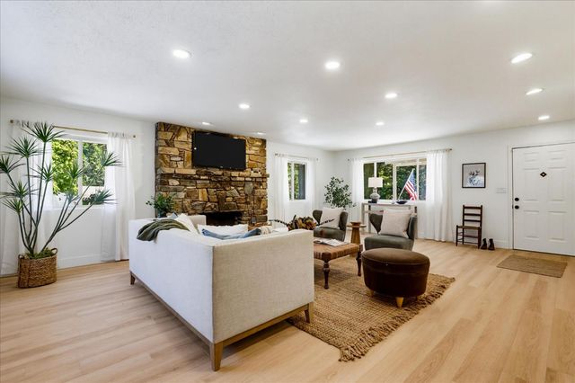 14001 Wheeler Acres Rd, Grass Valley, CA 95949