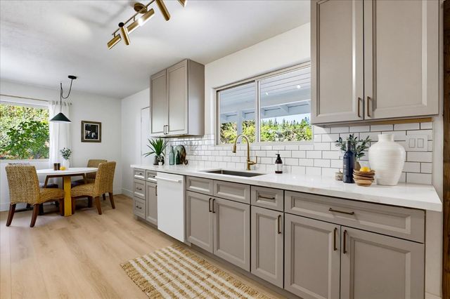 14001 Wheeler Acres Rd, Grass Valley, CA 95949