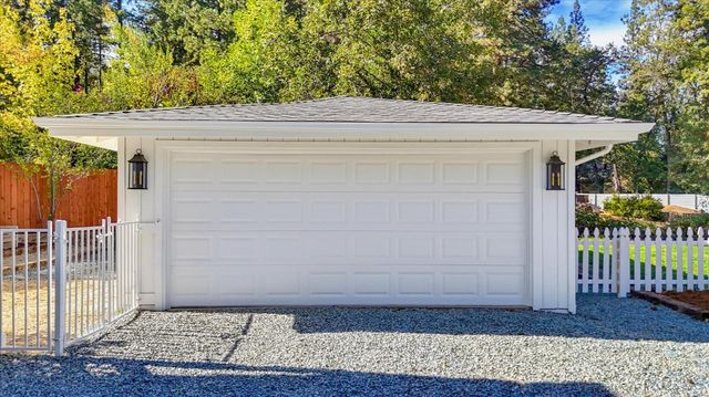 14001 Wheeler Acres Rd, Grass Valley, CA 95949