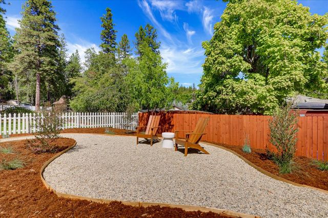 14001 Wheeler Acres Rd, Grass Valley, CA 95949