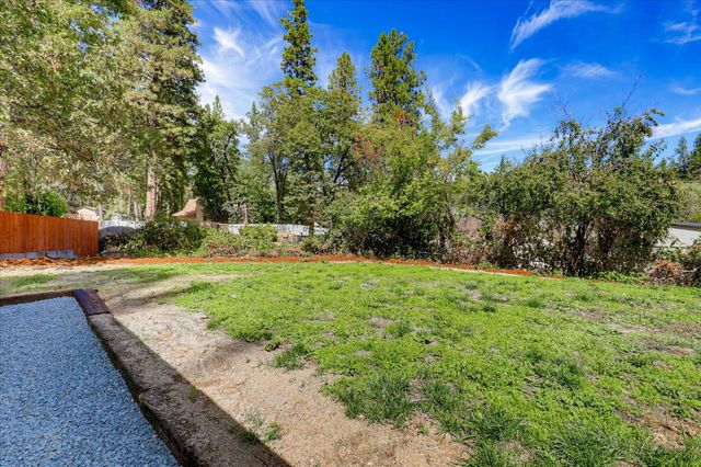 14001 Wheeler Acres Rd, Grass Valley, CA 95949