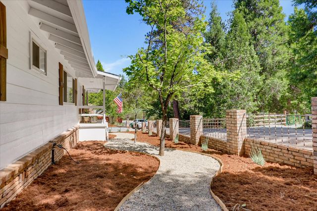 14001 Wheeler Acres Rd, Grass Valley, CA 95949