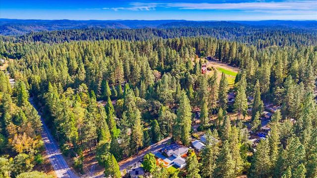 14001 Wheeler Acres Rd, Grass Valley, CA 95949