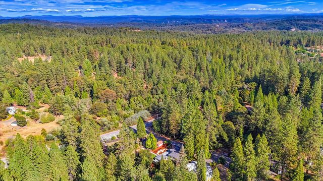 14001 Wheeler Acres Rd, Grass Valley, CA 95949