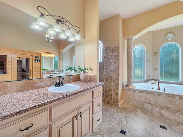 211028 E Terril Rd, Kennewick, WA 99337