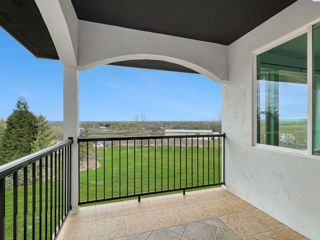 211028 E Terril Rd, Kennewick, WA 99337