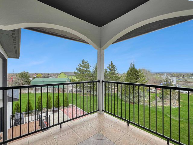 211028 E Terril Rd, Kennewick, WA 99337