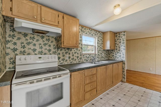 225 Carpenters Chapel Road, Mosheim, TN 37818
