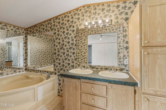 225 Carpenters Chapel Road, Mosheim, TN 37818