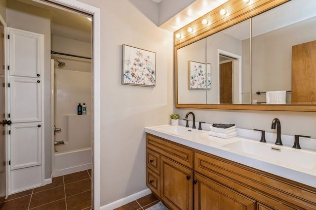 116 S 50th Court, West Des Moines, IA 50265