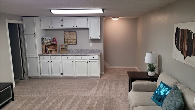 116 S 50th Court, West Des Moines, IA 50265