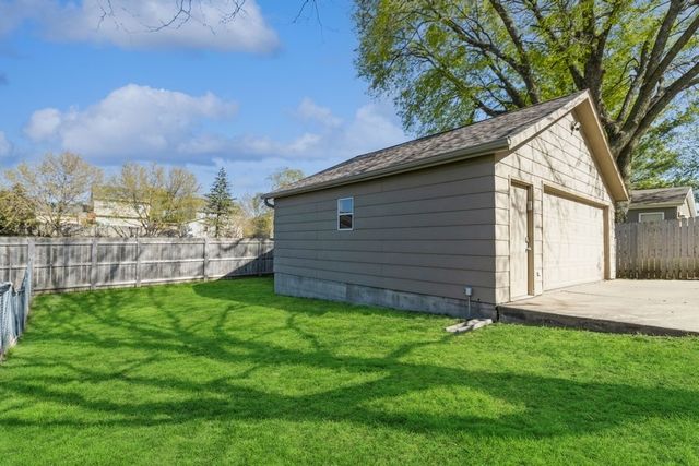 116 S 50th Court, West Des Moines, IA 50265