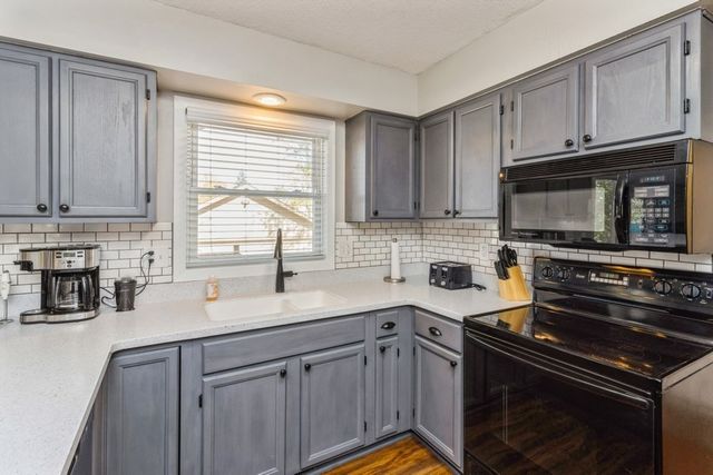 116 S 50th Court, West Des Moines, IA 50265