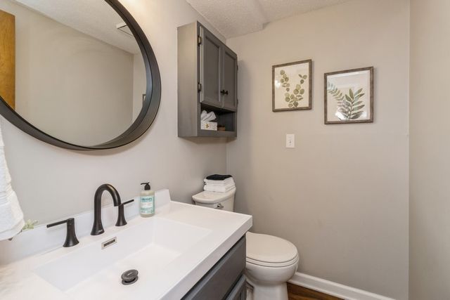 116 S 50th Court, West Des Moines, IA 50265