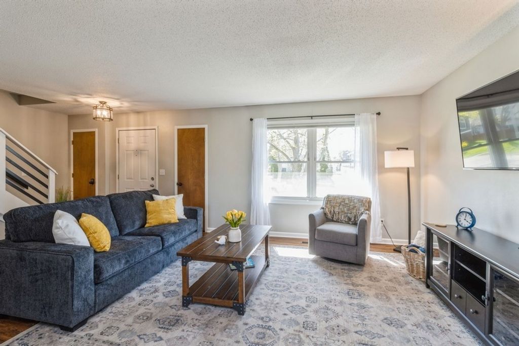 116 S 50th Court, West Des Moines, IA 50265
