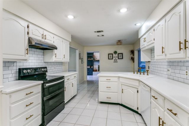 3600 Teal Lane, Bedford, TX 76021