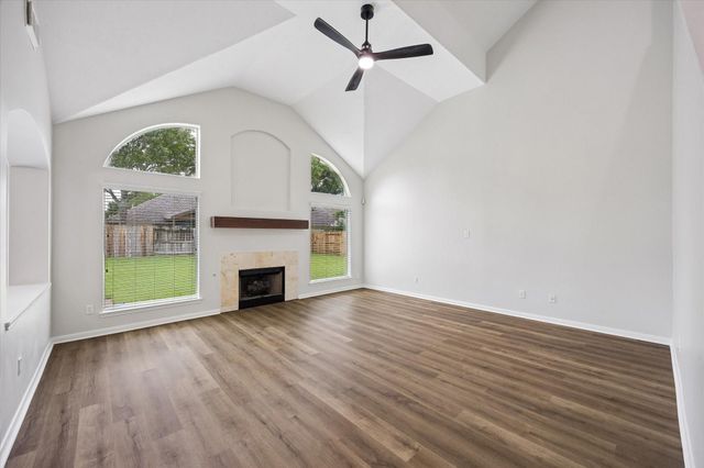 9127 Stoneleigh Drive, Sugar Land, TX 77479