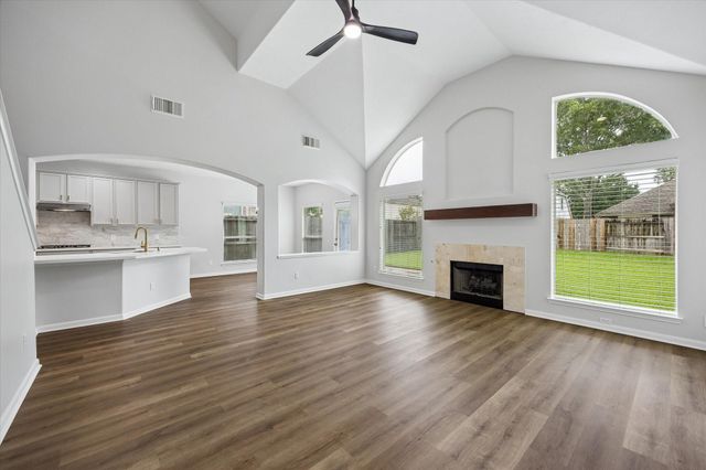9127 Stoneleigh Drive, Sugar Land, TX 77479
