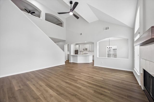 9127 Stoneleigh Drive, Sugar Land, TX 77479
