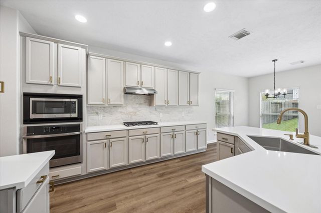 9127 Stoneleigh Drive, Sugar Land, TX 77479