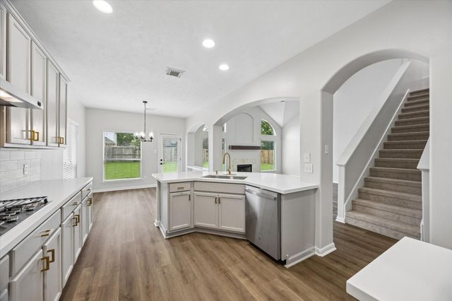 9127 Stoneleigh Drive, Sugar Land, TX 77479