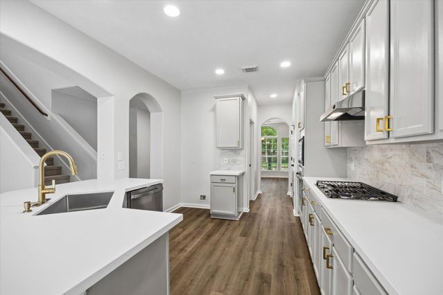 9127 Stoneleigh Drive, Sugar Land, TX 77479