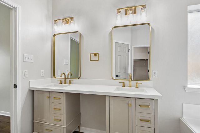 9127 Stoneleigh Drive, Sugar Land, TX 77479