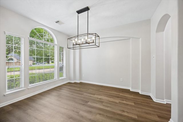 9127 Stoneleigh Drive, Sugar Land, TX 77479