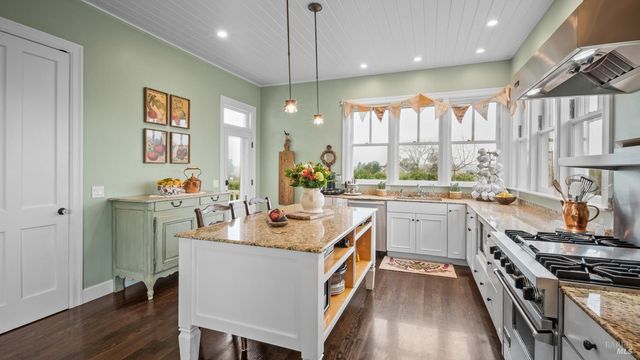 1170 Bayview Ave, Napa, CA 94559