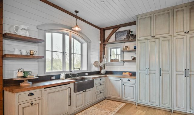 1170 Bayview Ave, Napa, CA 94559