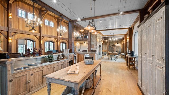 1170 Bayview Ave, Napa, CA 94559