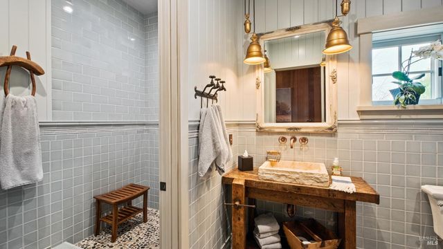 1170 Bayview Ave, Napa, CA 94559