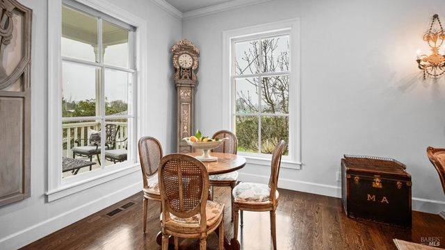 1170 Bayview Ave, Napa, CA 94559