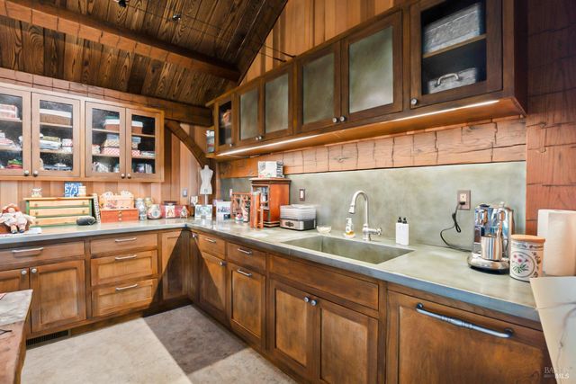 1170 Bayview Ave, Napa, CA 94559