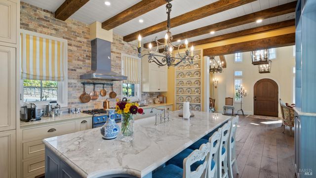 1170 Bayview Ave, Napa, CA 94559