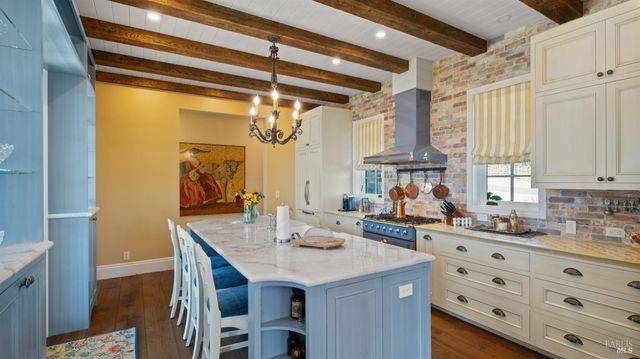 1170 Bayview Ave, Napa, CA 94559