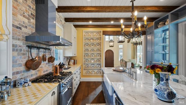 1170 Bayview Ave, Napa, CA 94559